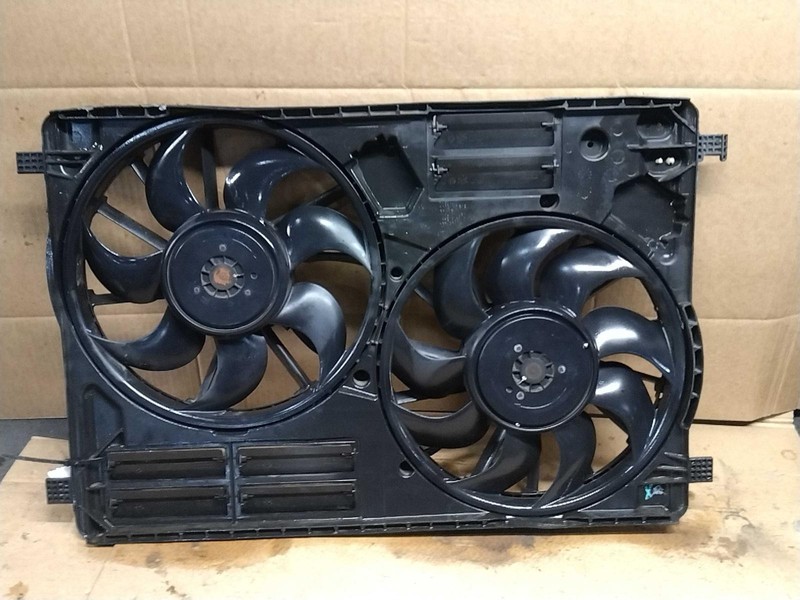 2017 Ford Escape Engine Cooling Fan Motor OEM Black 2.0L 98K Miles
