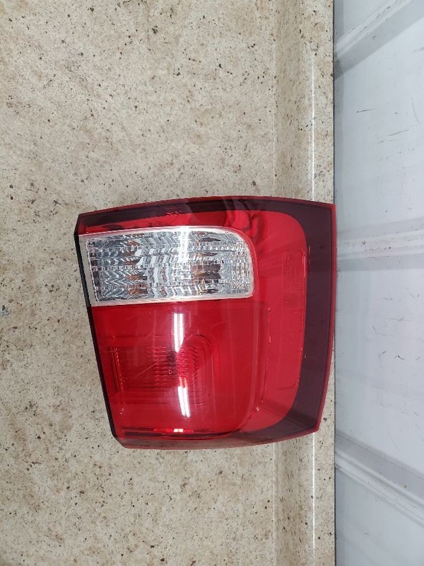 Driver Tail Light Quarter Panel Mounted Incandescent Fits 14-15 SORENTO 305304
