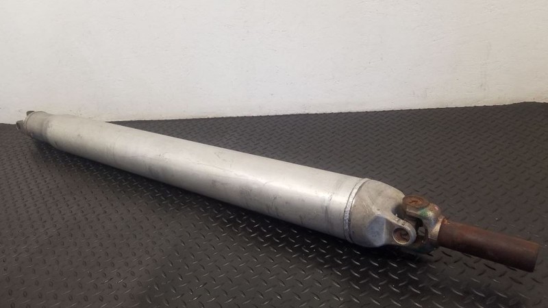 16-20 Chevrolet Tahoe 4x2 Rear Drive Shaft OEM 84202543