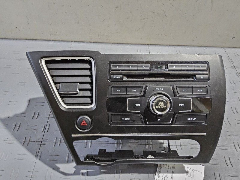 2013-2015 Honda Civic Sedan Radio Display and Receiver w/o Nav US Market HF LX