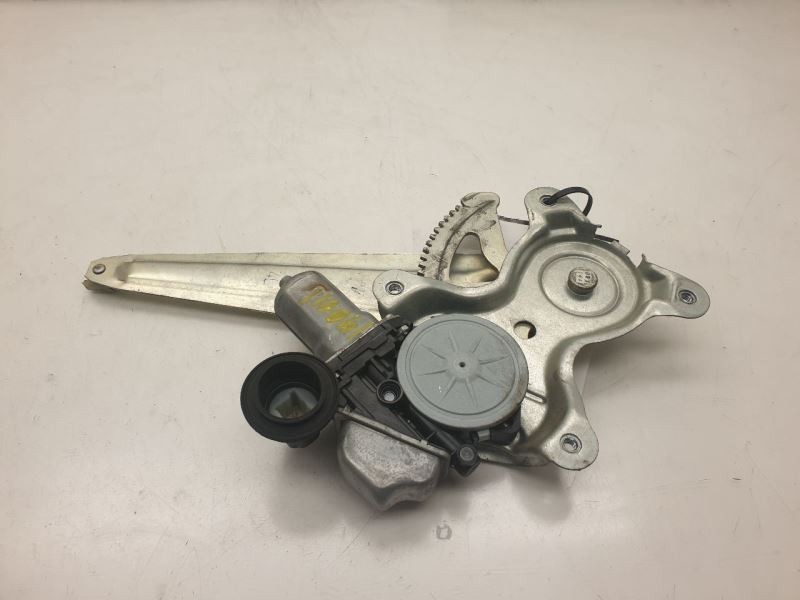 11-17 LEXUS CT200H PASSENGER SIDE REAR DOOR WINDOW REGULATOR