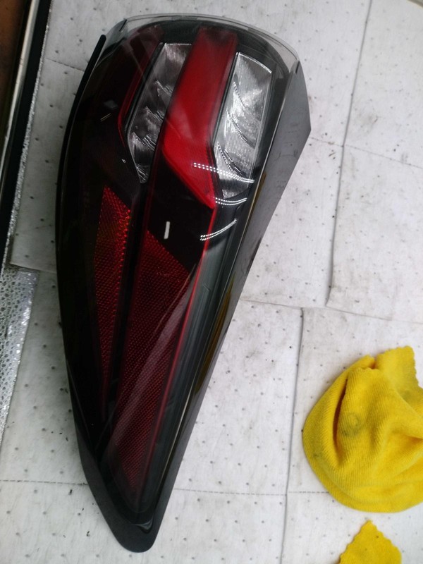 2020 Nissan Murano Right Tail Light Assembly Silver 677945 Used 90K Miles