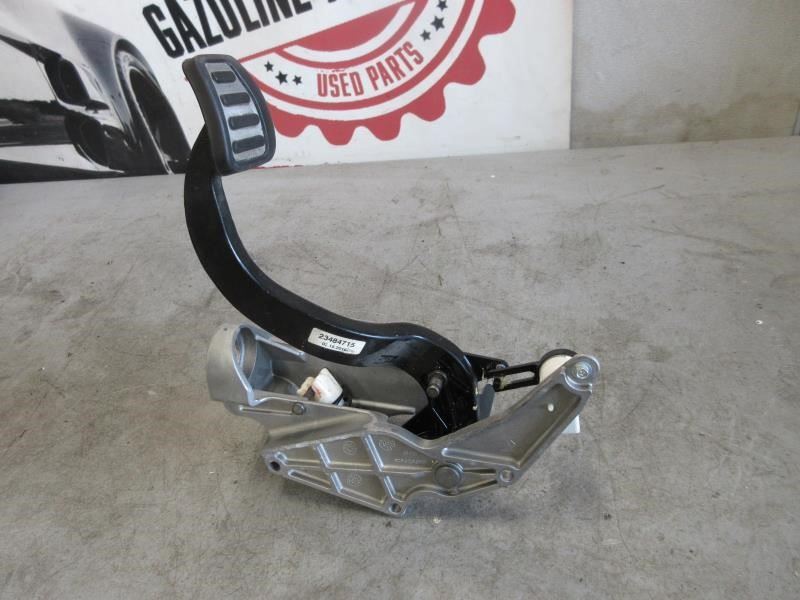 2014-2019 Chevrolet Corvette C7 OEM Clutch Pedal Assembly w/ Bracket 23484715