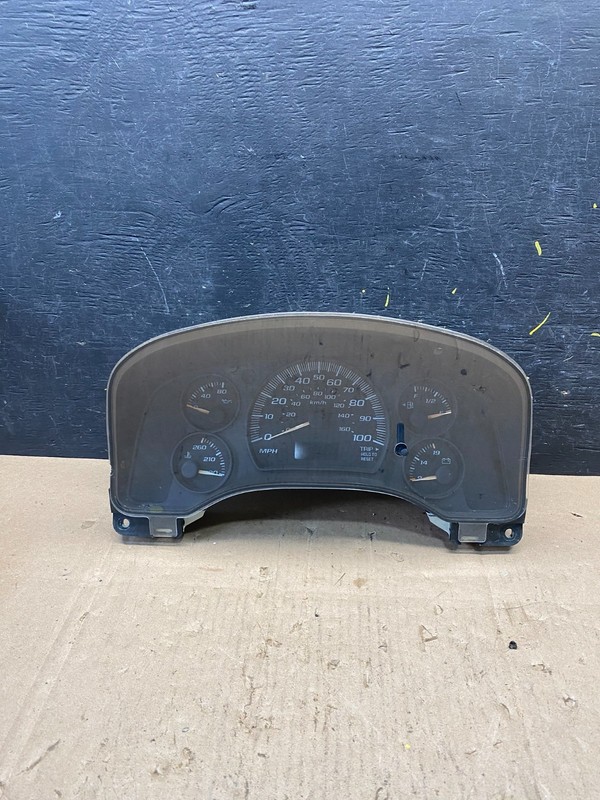 2006 to 2009 Chevrolet Trailblazer Speedometer Cluster Gauge OEMr8864 DG