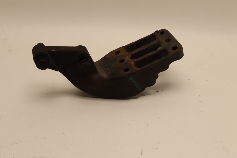 18-24 FREIGHTLINER CASCADIA 126 CROSSMEMBER BRACKET UNDERSLUNG 15-28213-000 OEM