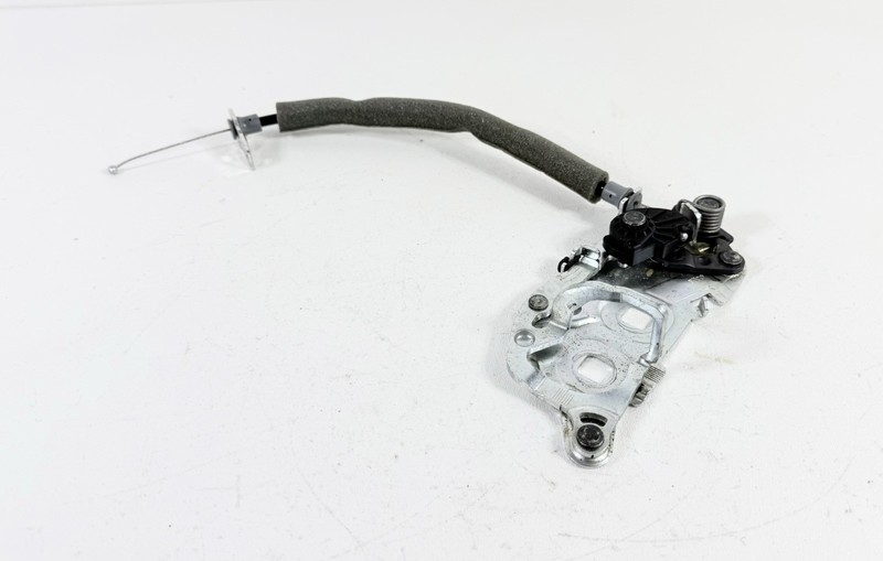2017–2019 Mercedes E300 W213 Rear Trunk Lid Power Closing Lock Latch Striker OEM