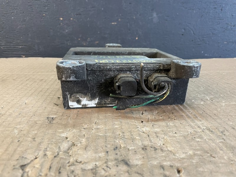 International Chassis Control Module 3559721C94 Pollak P/N 32231-301 AC4945 DG