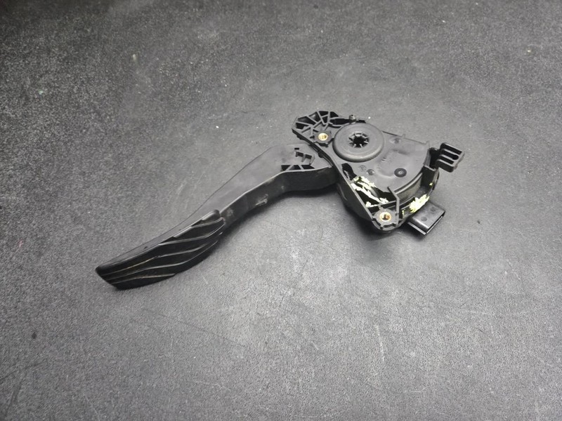 Gas Accelerator Pedal 2022 Nissan Rogue 18002-6RR0A 2021 2023