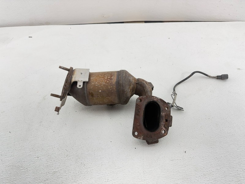 2017 - 2020 TOYOTA SIENNA 3.5L DRIVER FRONT EXHAUST MANIFOLD OEM