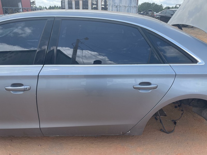 2011-2018 AUDI A8 REAR PASSENGER DOOR GRAY