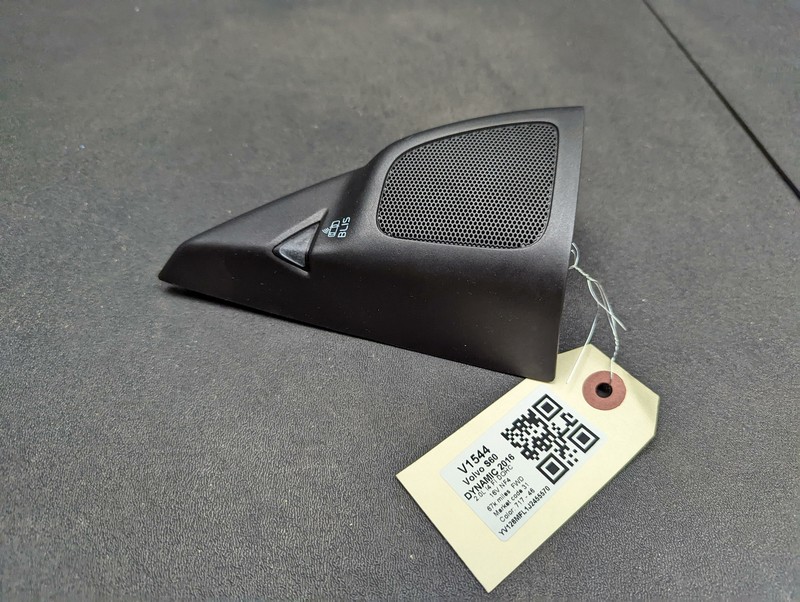 Front Left Door Corner Cover w/ Speaker & SOW Lamp 2018 Volvo S60 8648762 11 17