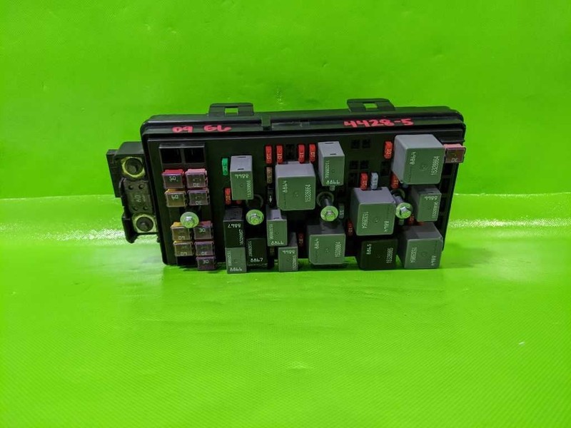 09 10 PONTIAC G6 2.4L ENGINE FUSE RELAY BOX OEM 4428-5