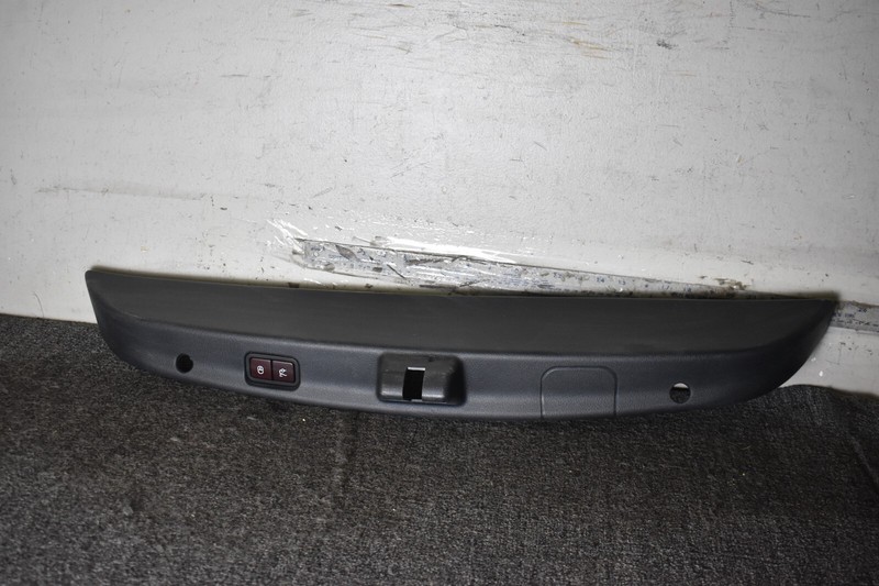 MERCEDES BENZ TRUNK TRIM LOCK FACTORY OEM