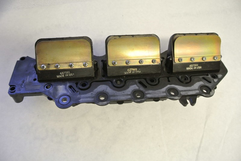 0346149 5000877 0437591 Starboard Intake Manifold 135-175 Hp Evinrude Johnson
