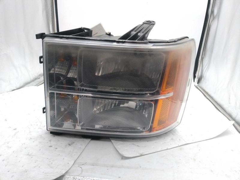 2010 GMC Sierra 1500 Left Headlight Assembly - Foggy - 486798 - Used