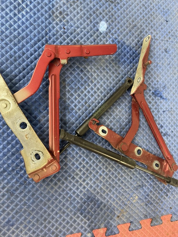 2005-2009 Ford Mustang GT Hood Hinges Red Oem Tested