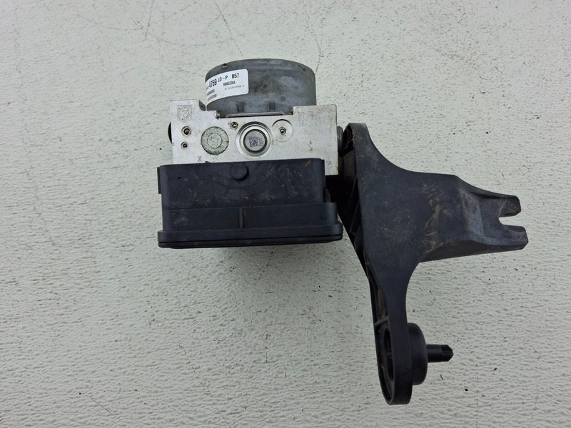 2018 GMC TERRAIN ABS ANTI LOCK BRAKE PUMP MODULE & BRACKET OEM