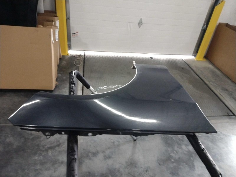 2012 Mercedes E-Class Right Fender Grey SCRATCHED OEM Part 399592