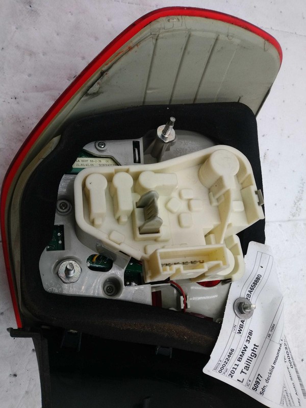 2011 BMW 328i Left Tail Light Assembly White OEM 281346 114k Miles
