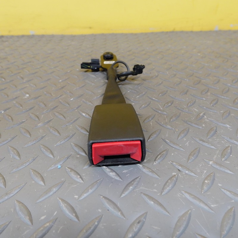 2019-2025 GMC SIERRA 1500 Front Left Side Bucket Seat Belt Buckle OEM 84375091