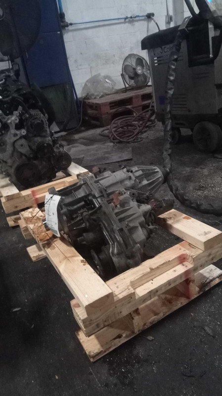 2010 Nissan Armada Transfer Case Assembly OEM 5.6L 4WD 177K Miles