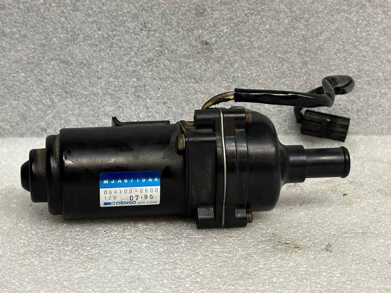 97-06 Jaguar XK8 XKR X100 Engine Auxiliary Electric Water Pump MJA6710AA OEM
