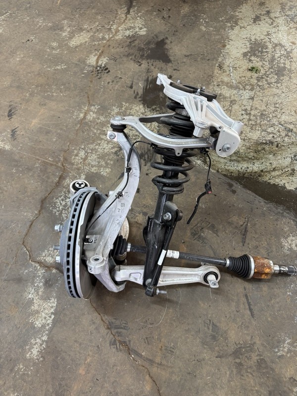 2026 Tesla Y FRONT RIGHT Knuckle Rotor Caliper 12188316-00-B 45186