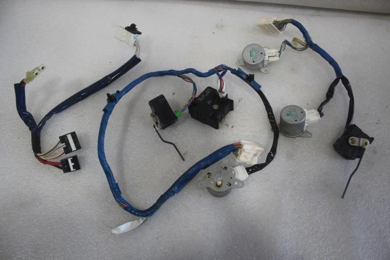 1998 1999 2000 LEXUS LS400 HVAC HEATER FLAP ACTUATOR MOTORS + WIRING HARNESS