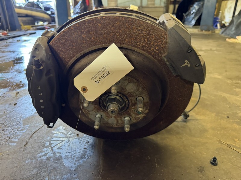 12-20 Tesla S Rear Right Spindle Knuckle Hub Control Axle suspension11032 S12