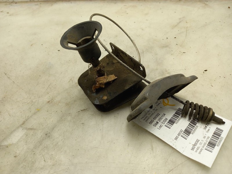 00-06 TOYOTA TUNDRA SPARE TIRE CARRIER