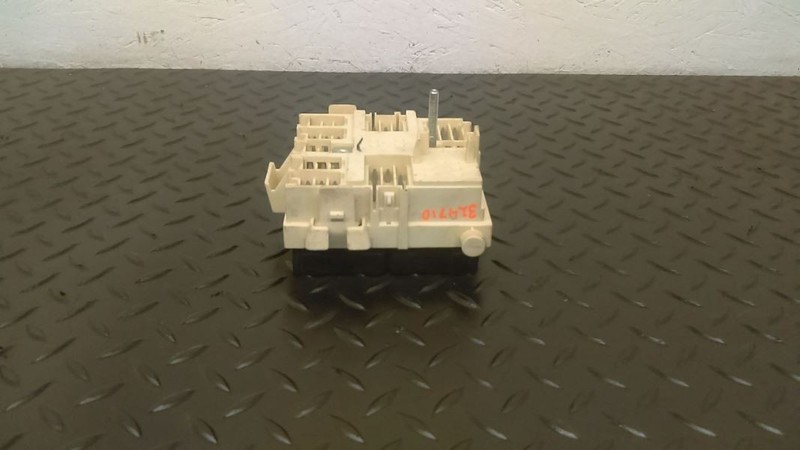 06-07 Chevrolet Silverado Dash Fuse Box Cabin Junction Module OEM 15266957