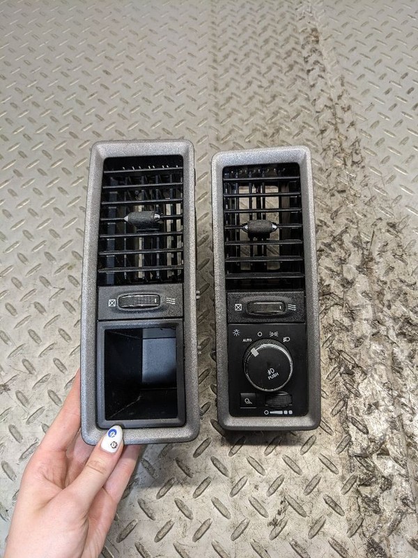 2013-2022 Dodge Ram 1500 LH Left RH Right Dash Air Vent Pair OEM 1170370