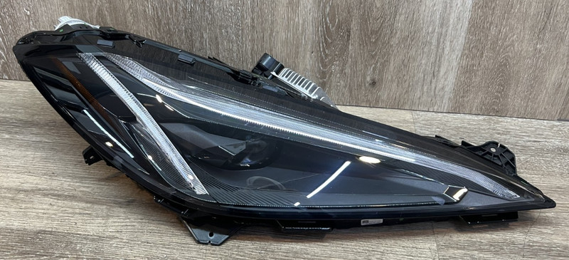 2025 CHEVROLET CORVETTE RH HEADLIGHT ASSY - LED - OEM PART # 86516611