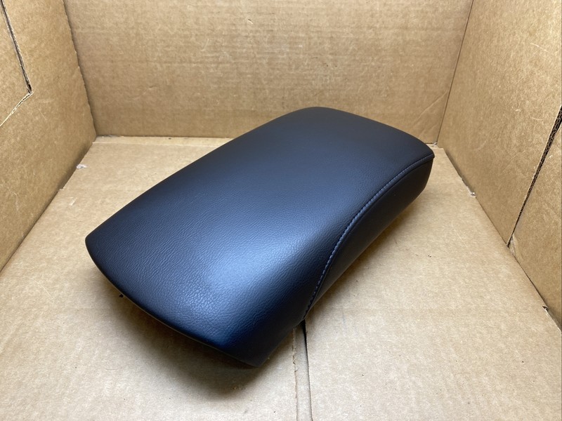 2014-2016 Nissan Rogue Center Console Lid Cover Top Arm Rest Armrest Black