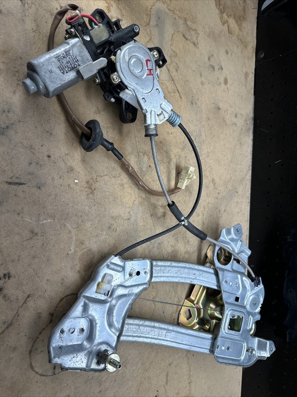 Driver Left Quarter Window Regulator Fits 02-10 LEXUS SC430 348890