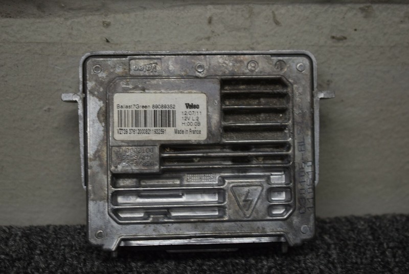 VALEO XENON HEADLIGHT MODULE FACTORY OEM