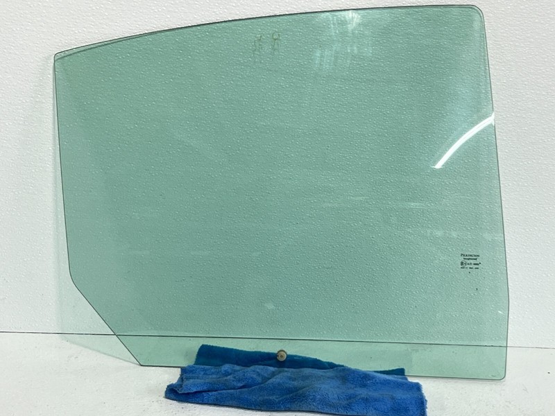 00-08 JAGUAR XJ8 Right Passenger Rear Door Glass/window OEM