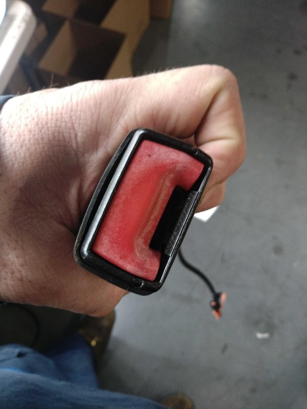 Used Front Left Seat Belt Front fits: 2011 Cadillac Srx bucket driver buckle Fro