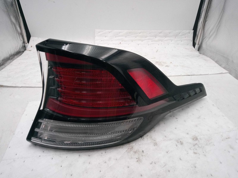 2023 KIA Sportage Right Tail Light Assembly Black 64000 Miles OEM Replacement