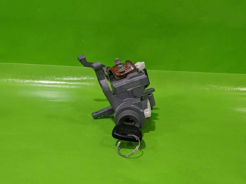 02 03 04 05 AERIO IGNITION SWITCH CYLINDER HOUSING W/KEY OEM 4453-5