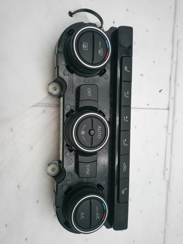 2017 Volkswagen Passat A/C Selector Switch OEM Grey 126K Miles NJ25-27977-712083
