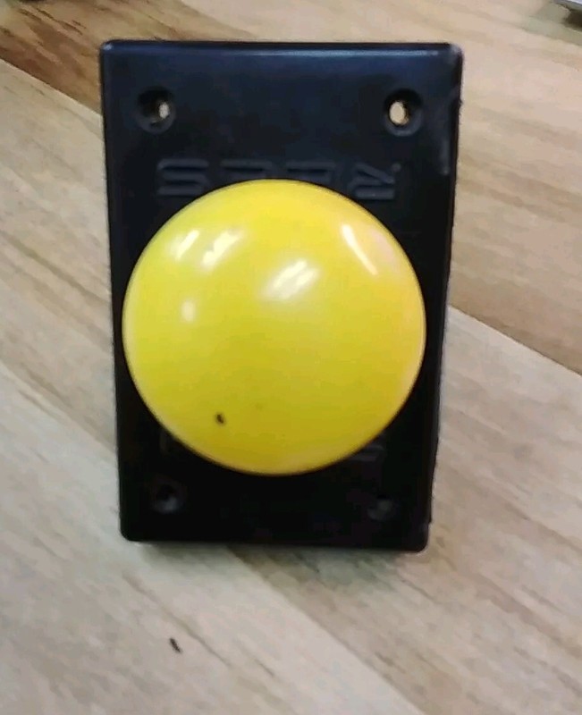 Rees 2 1/4in Yellow Mushroom Pushbutton 02761-004