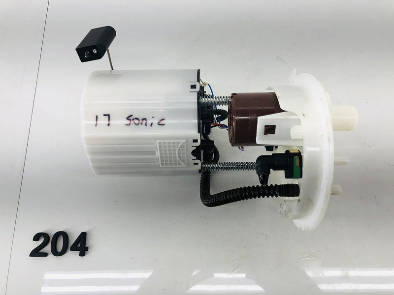 13-18 CHEVROLET SONIC REAR FUEL TANK RESERVOIR GASOLINE ELECTURIC PUMP OEM