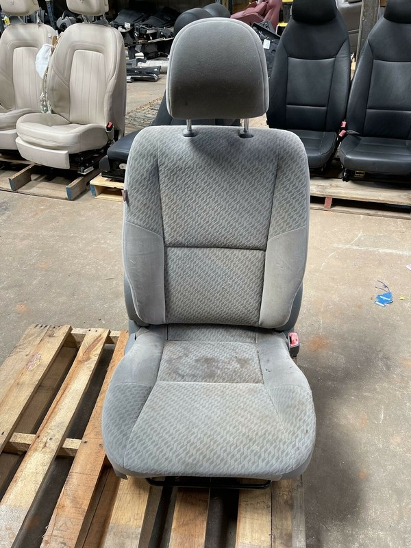 08-15 TOYOTA TACOMA EXTENDED CAB FRONT RIGHT AND LEFT MANUAL CLOTH SEATS SET