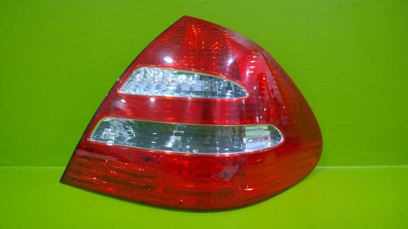 03-06 E500 E320 PASSENGER RIGHT TAILLIGHT LAMP W/O LED BRAKE LIGHTS OEM 3517-53