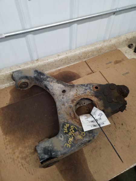 Passenger Lower Control Arm Front Fits 99-07 SIERRA 1500 PICKUP 104498
