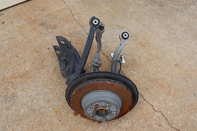 2010-2016 MERCEDES E350 W212 SEDAN AWD REAR LEFT SPINDLE KNUCKLE HUB ASSY OEM