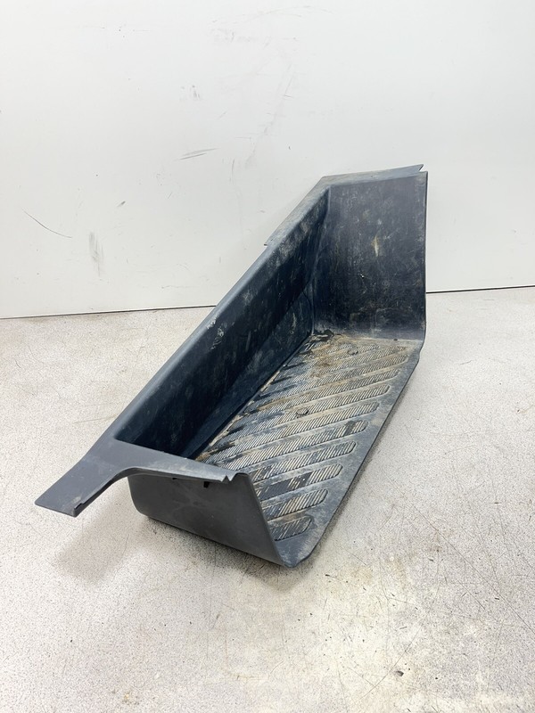 04-06 Dodge Mercedes Sprinter Right Passenger Door Step Panel Cover Trim Floor
