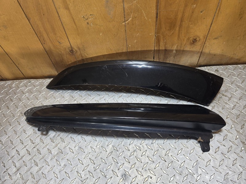 2002-2009 GMC Envoy OEM RIGHT LEFT D-PILLAR EXTERIOR HATCH TRIM LH RH