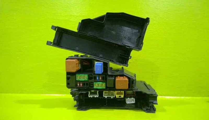 13 14 NISSAN ALTIMA 2.5L FUSE RELAY BOX OEM 2927-25